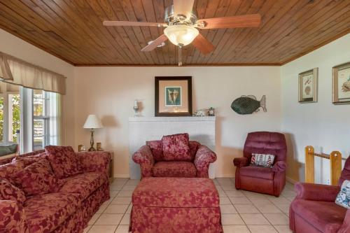 Papas Place by Oak Island Accommodations - photo 44
