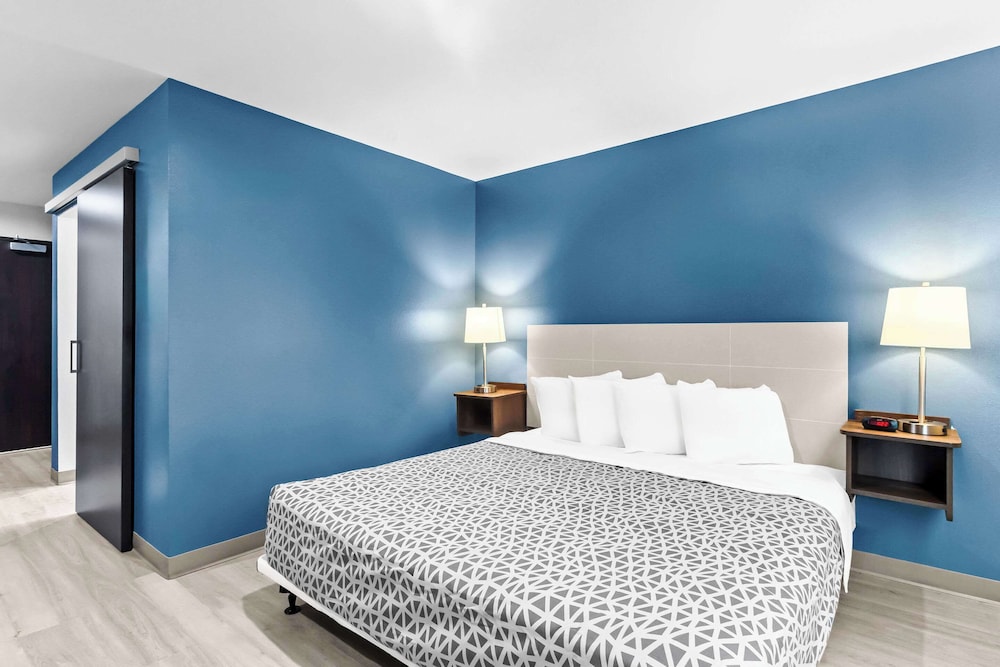 WoodSpring Suites South Houston Hobby - photo 13