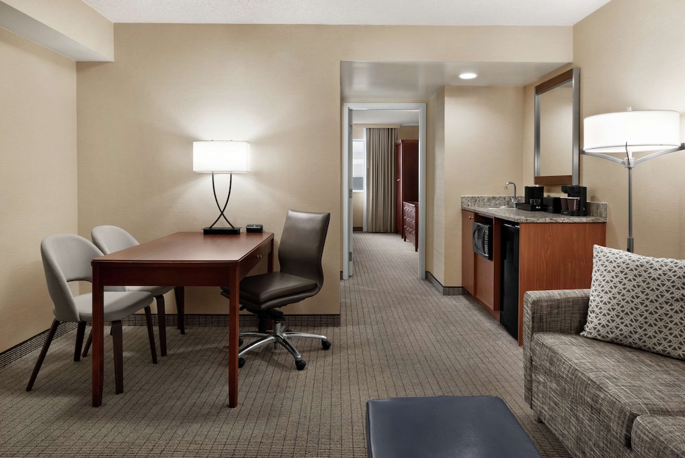 Embassy Suites by Hilton Cincinnati RiverCenter - photo 19