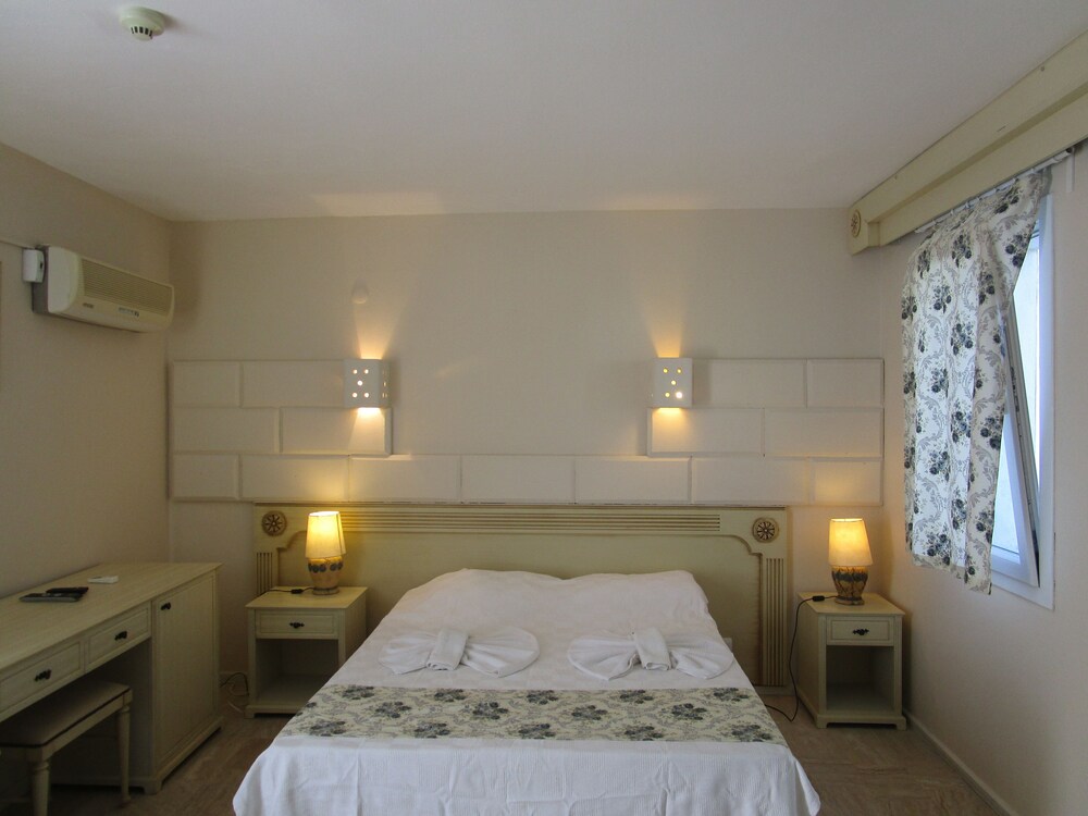 Club Mackerel Holiday Village in Foca, Turkey