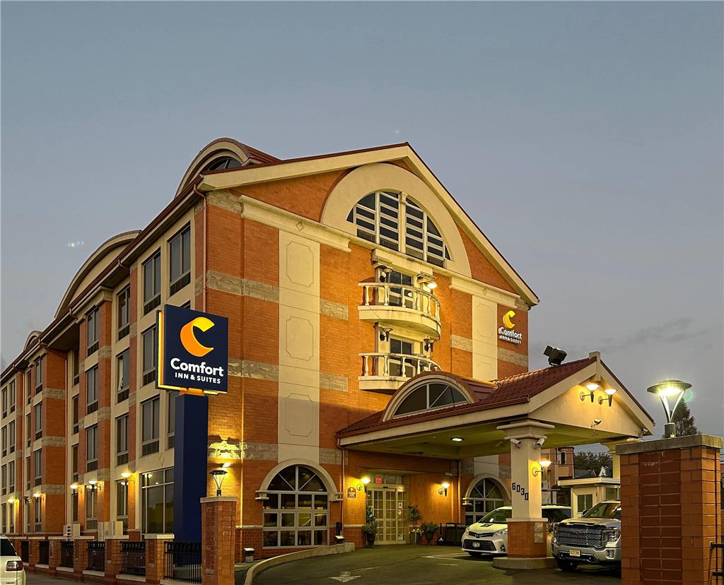 Comfort Inn & Suites LaGuardia Airport - photo 4