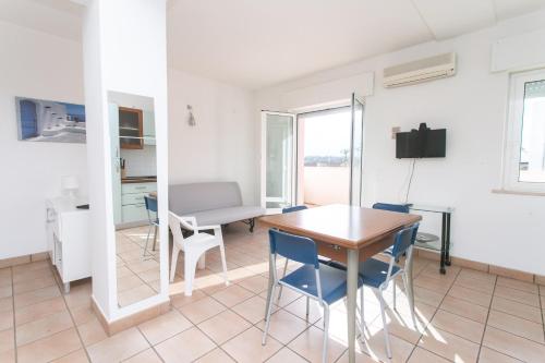 M295 Marcelli bilocale a 200 metri del mare — hotel in Numana