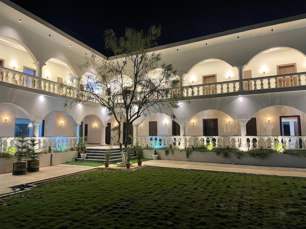 The Ashoka Hotels and Resorts — hotel in Panna