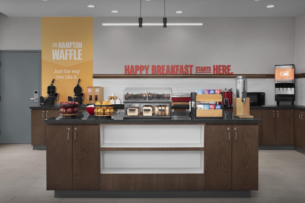 Hampton Inn Indianapolis Downtown Across from Circle Centre - photo 37