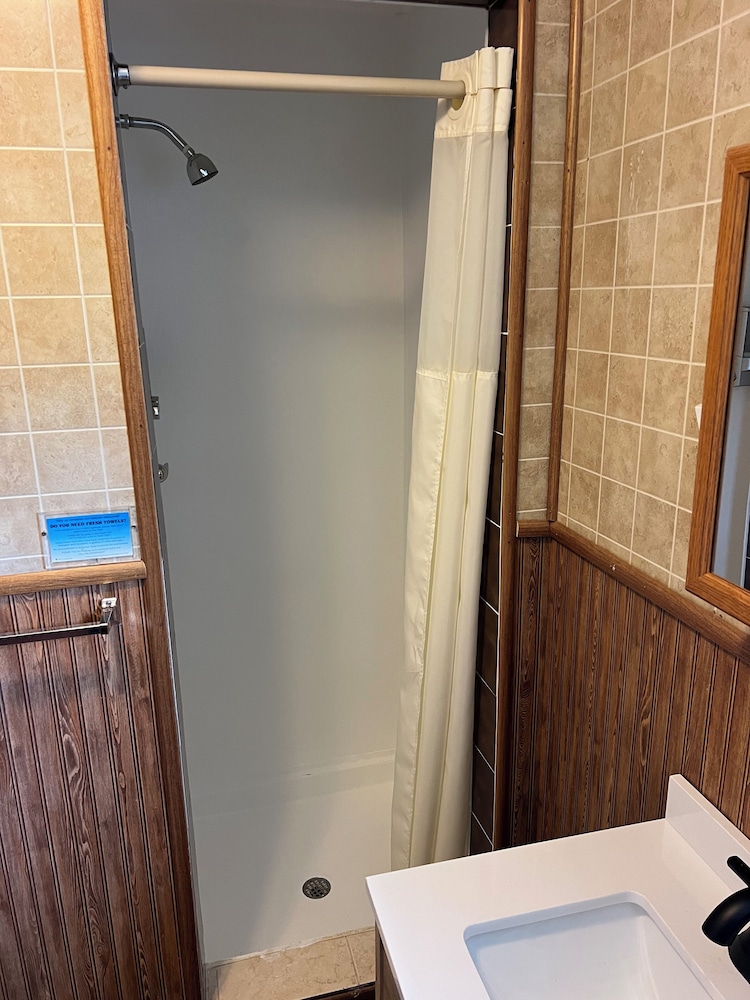 Colton Point Motel - photo 14