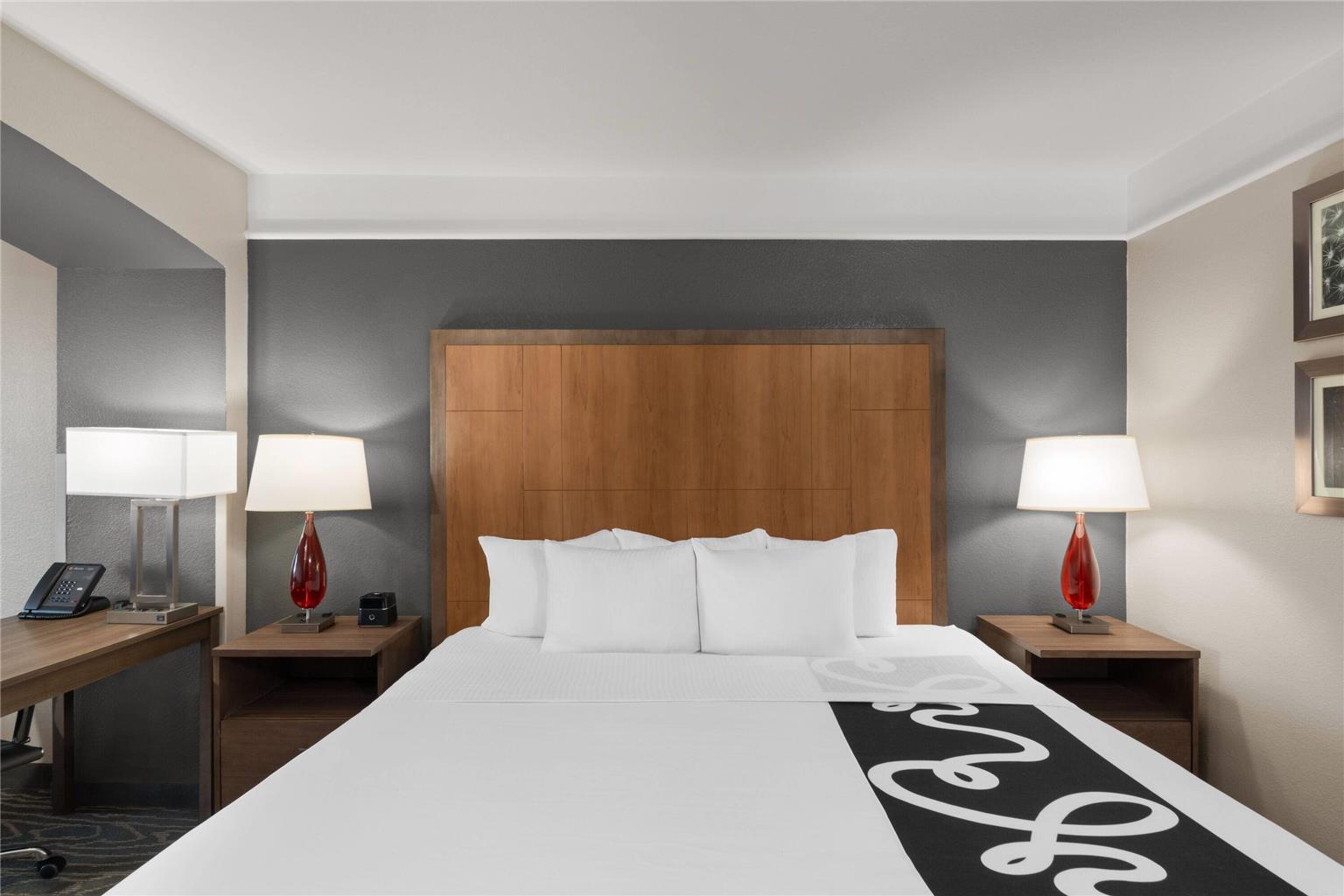 La Quinta Inn & Suites by Wyndham Gallup - photo 59