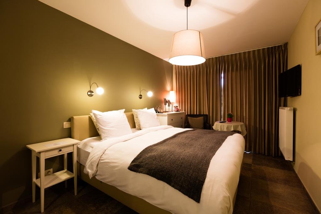 Guesthouse Amfora — 4-Star Luxury Hotel in Poperinge, Belgium