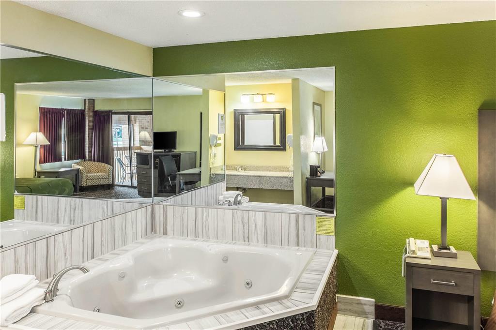 Quality Inn Decatur near US 224 - photo 15