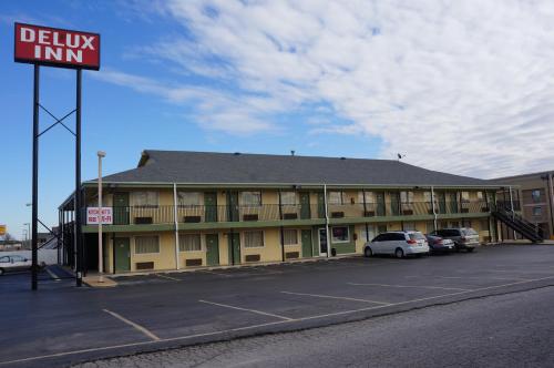 Delux Inn Tulsa - photo 14