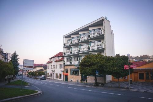 Hotel Krystal — hotel in Luhacovice
