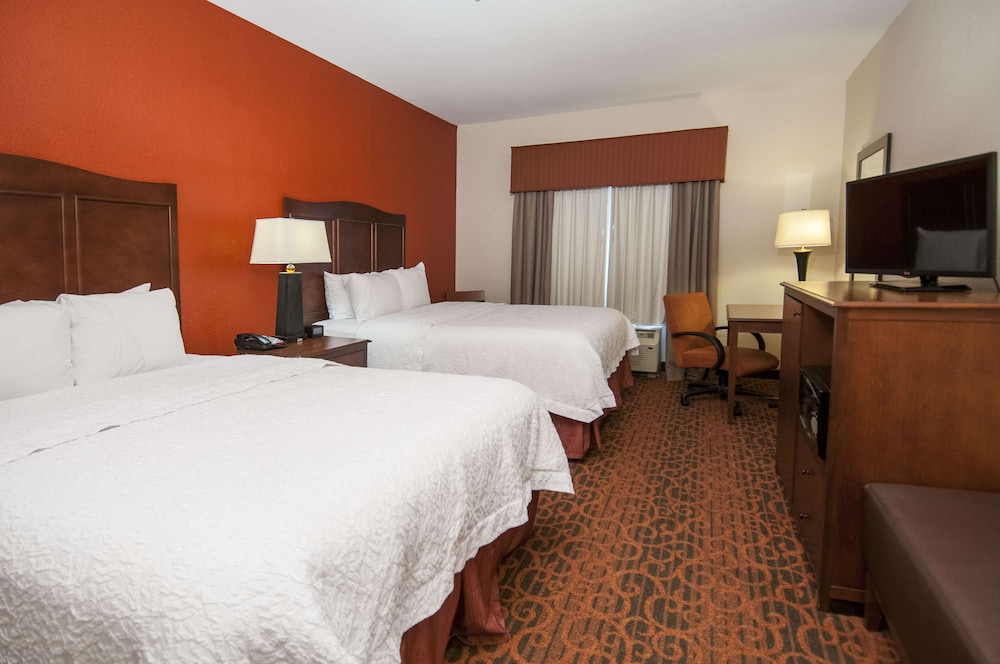Hampton Inn & Suites Waxahachie - photo 9