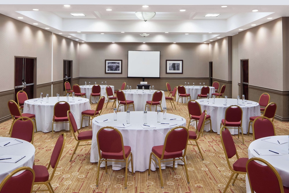 DoubleTree by Hilton Hotel Newark Airport - photo 63