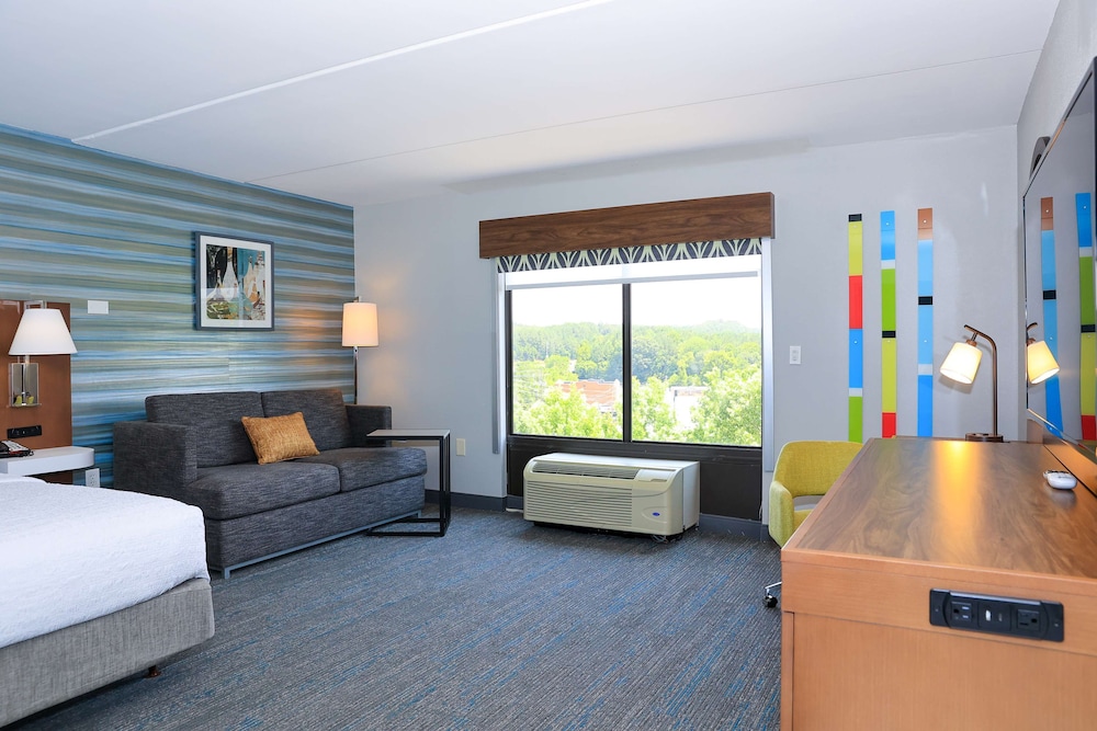 Hampton Inn Atlanta Canton - photo 10