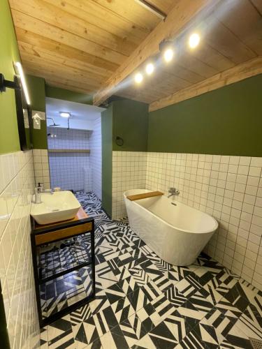 Sebastian`s stylish apartment in old town