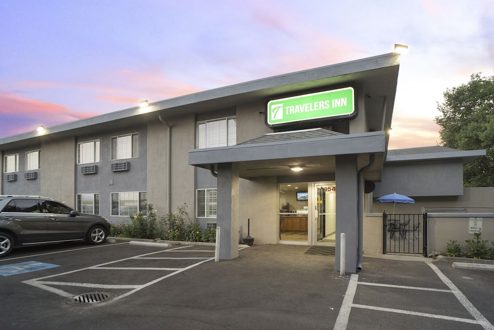 Travelers Inn Medford - photo 17
