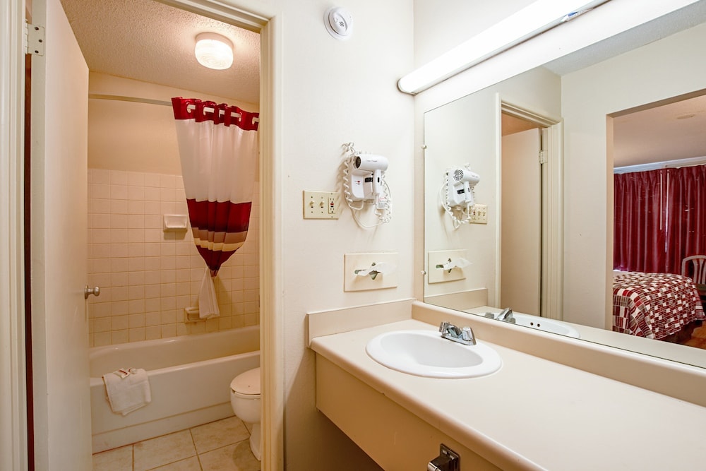 Red Roof Inn Battle Creek - photo 18