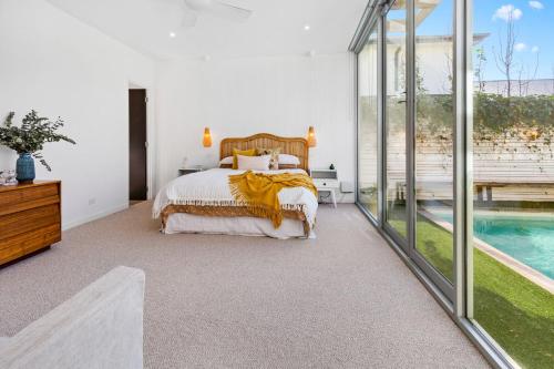 Poolside Paradise Mount Eliza — Mount Eliza — photo 4