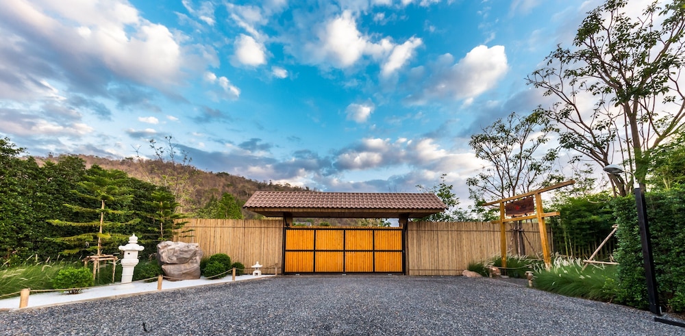 Zen Villa Khao Yai — 4-Star Luxury Hotel in Pak Chong, Thailand