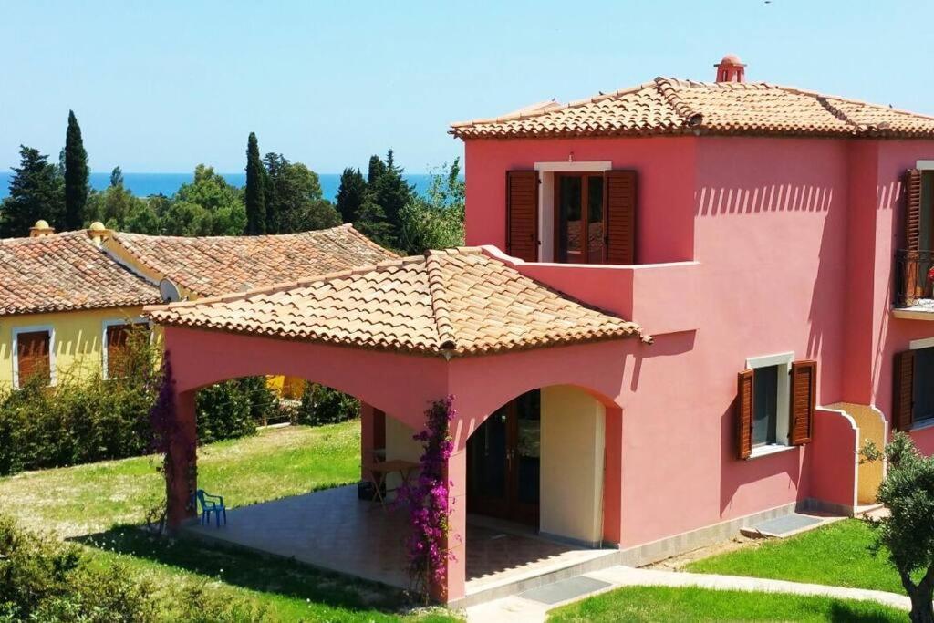 Villa Maris Holidays Close To The Sea Beach 5 Mins Walk — 4-Star Luxury Hotel in Tertenia, Italy