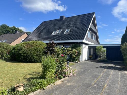 STOE 14a Gästehaus Iden App 3 — 4-Star Luxury Hotel in Timmendorfer Strand, Germany