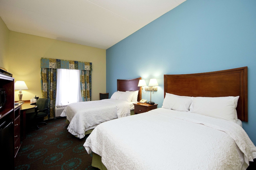 Hampton Inn Martinsburg South Inwood - photo 18