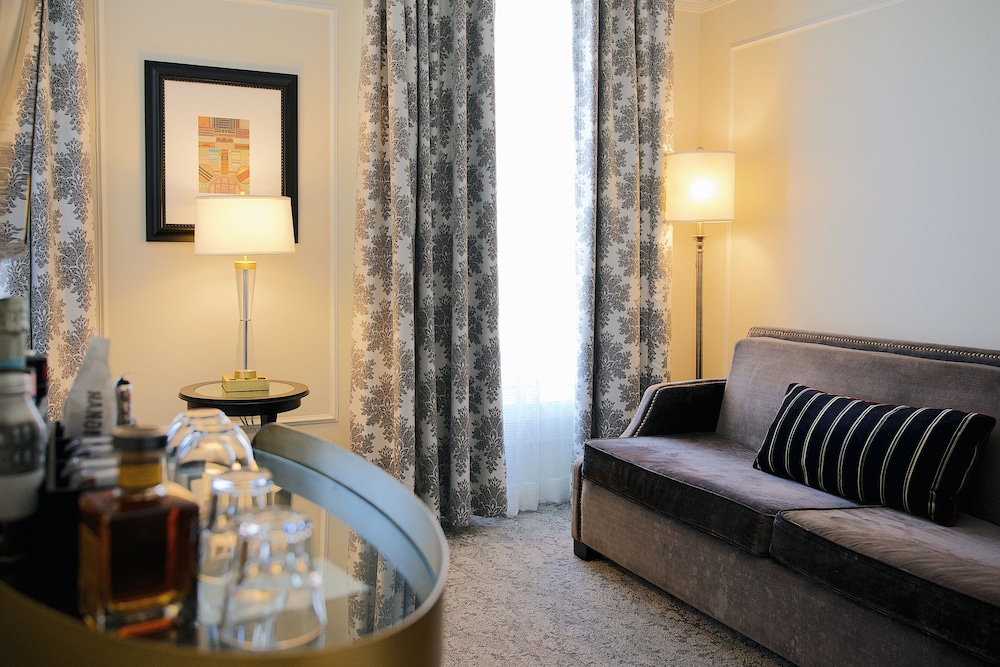 The Oxford Hotel - photo 10