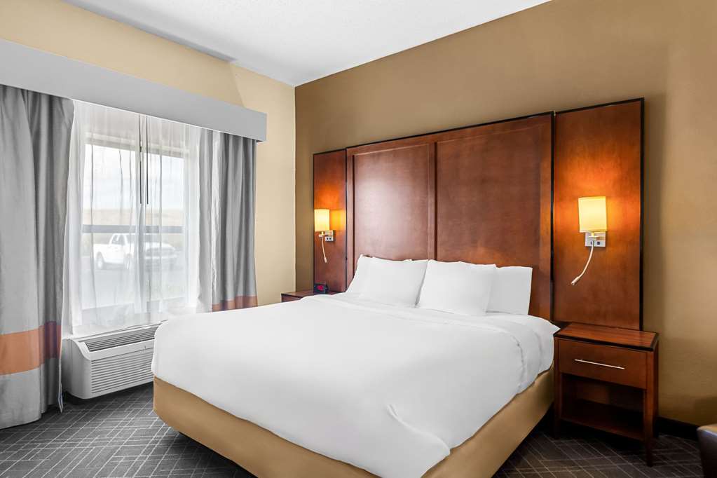 Comfort Suites Vincennes - photo 20