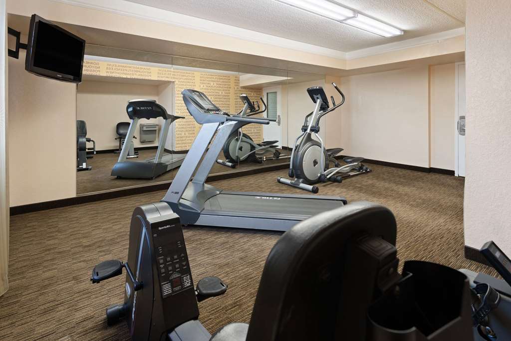 La Quinta Inn by Wyndham Pittsburgh Airport - photo 14