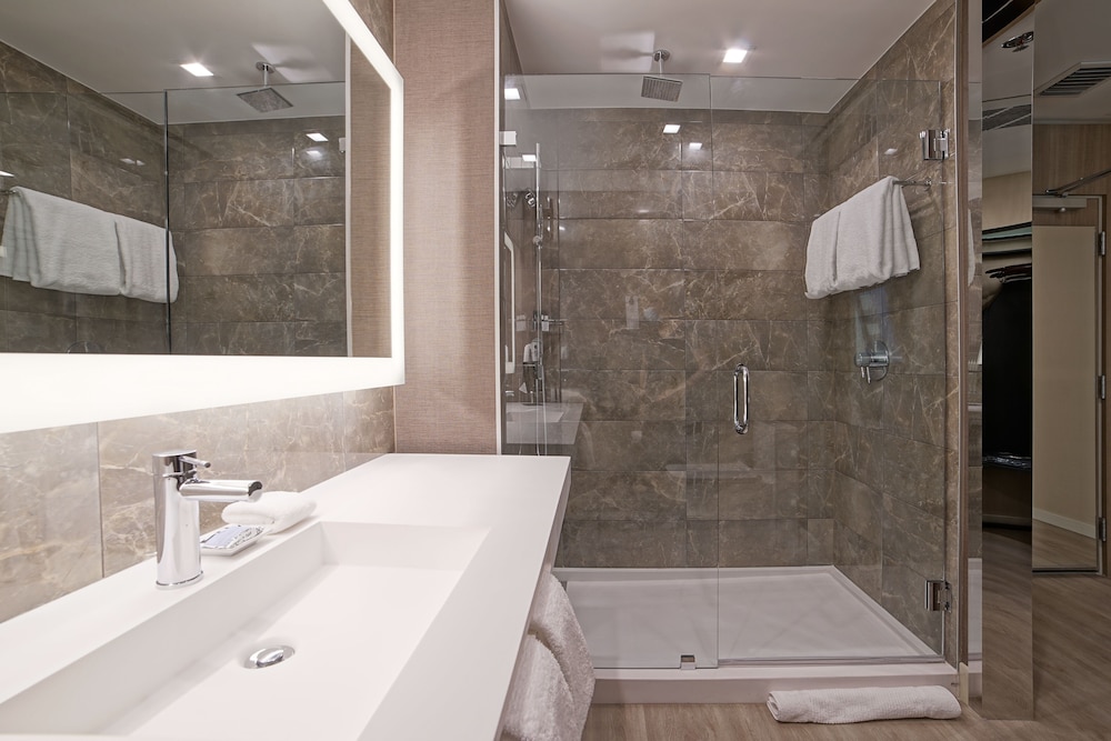 AC Hotel by Marriott Fort Lauderdale Airport - photo 21