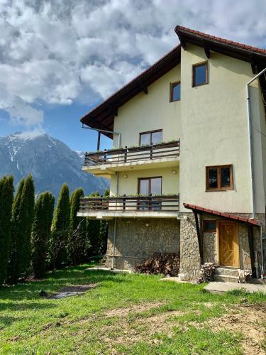 Casa di Panico — 4-Star Luxury Hotel in Busteni, Romania