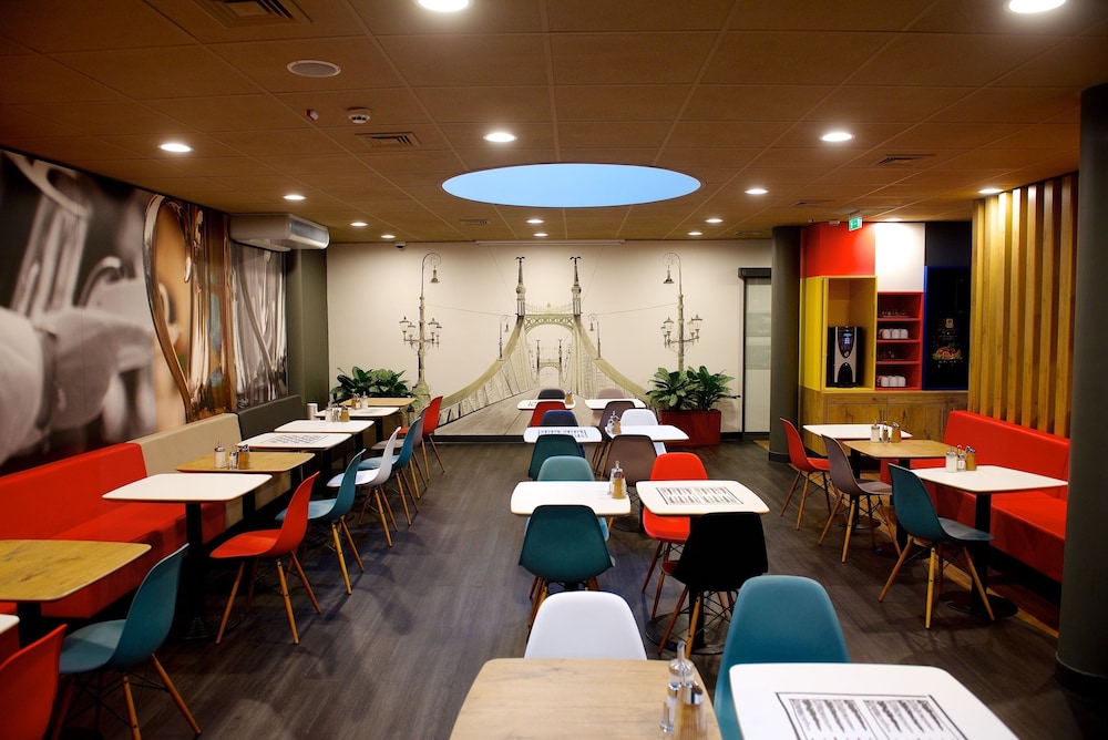 מזון ומשקאות