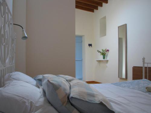 Dolphin Guest House and Studios