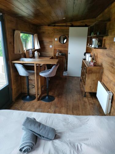 Tiny escapade - carbon neutral hotel in Unknown City