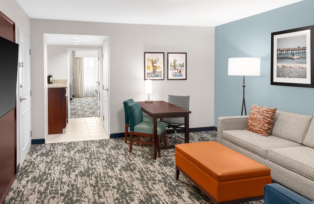 Embassy Suites by Hilton Fort Myers Estero - photo 17