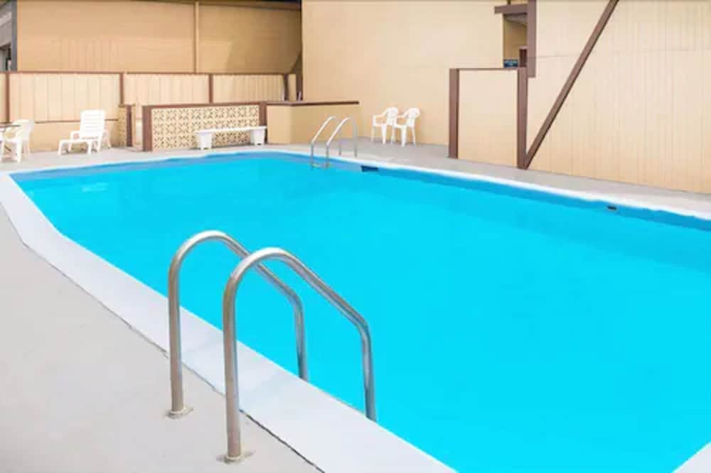 Travelodge by Wyndham Terre Haute - photo 12