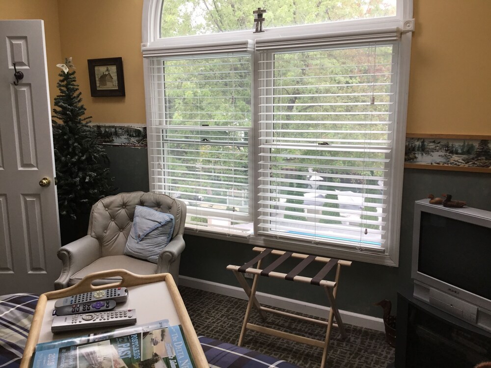 The Harsens Island Getaway Resort - photo 15