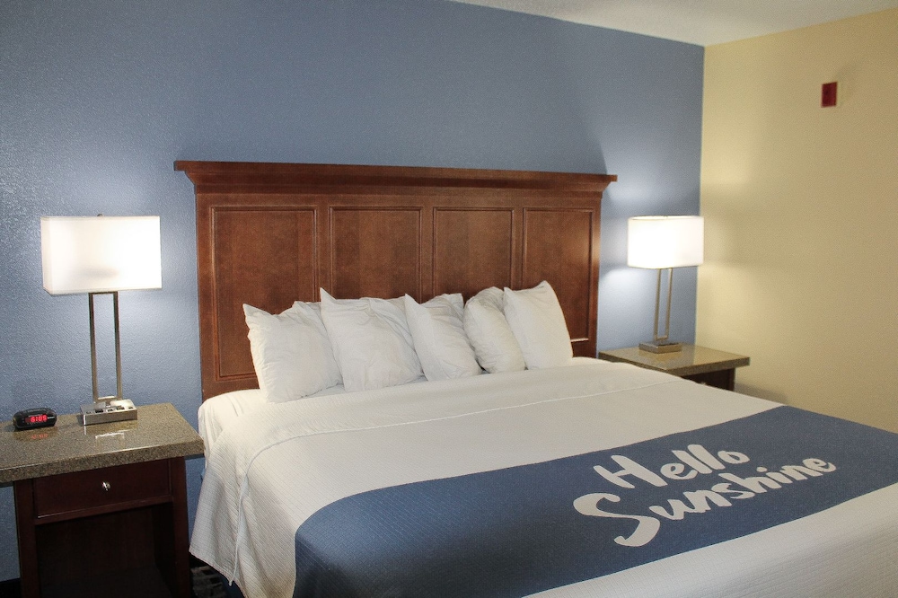 Days Inn by Wyndham Batavia Ohio - photo 3