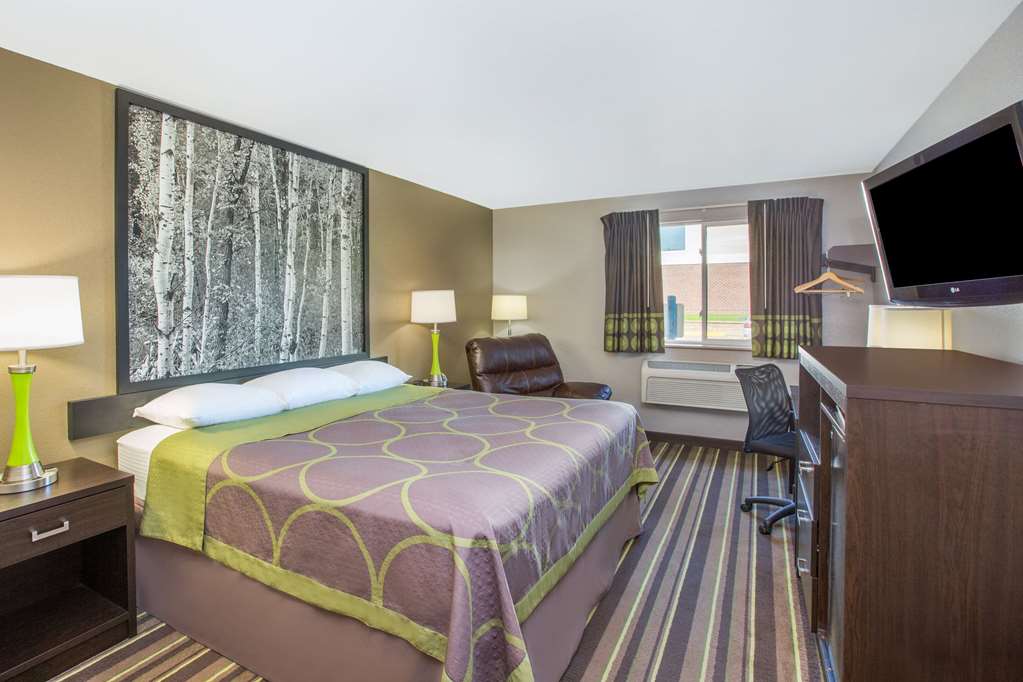 Super 8 by Wyndham Brookings - photo 8