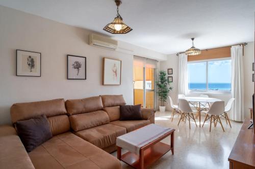 Desayuno Con Vistas Parking Privado Terraza - carbon neutral hotel in Unknown City