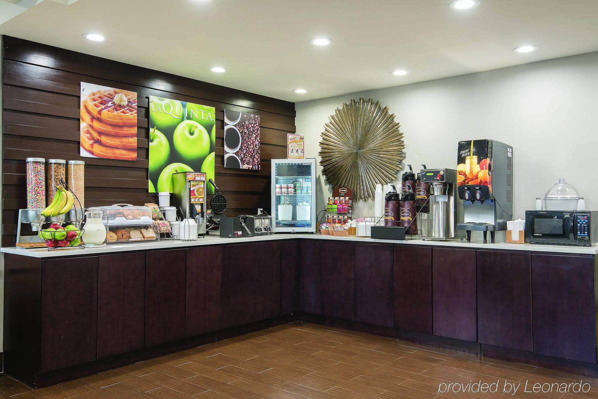 La Quinta Inn & Suites by Wyndham Brooklyn East - photo 26