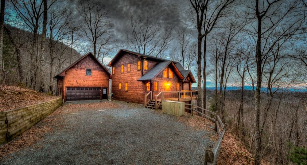 The Hideaway - carbon neutral hotel in Blue Ridge