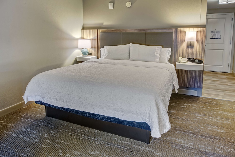 Hampton Inn & Suites Fort Myers Estero FGCU - photo 17
