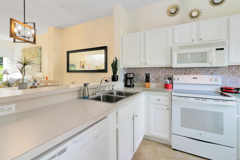 Minutes to Disney Boutique 3BR 2.5 Bath Coastal TH - photo 11