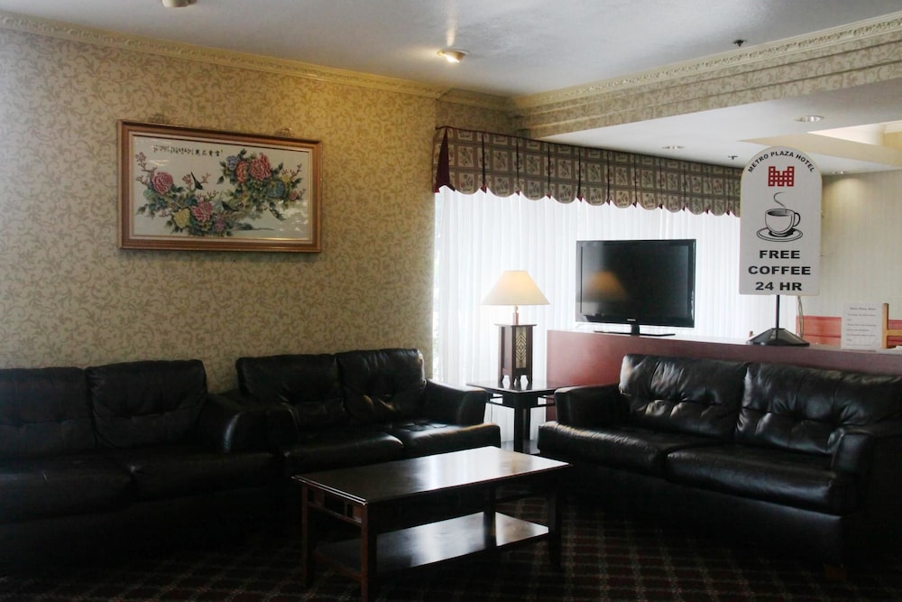 Metro Plaza Hotel - photo 5