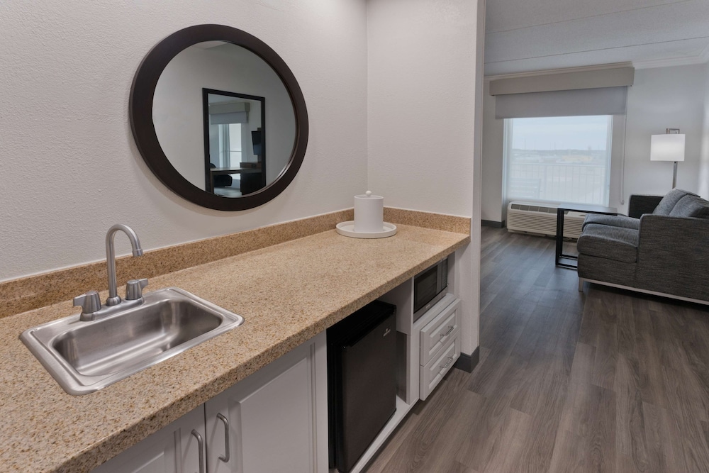 Hampton Inn & Suites Lanett West Point - photo 13