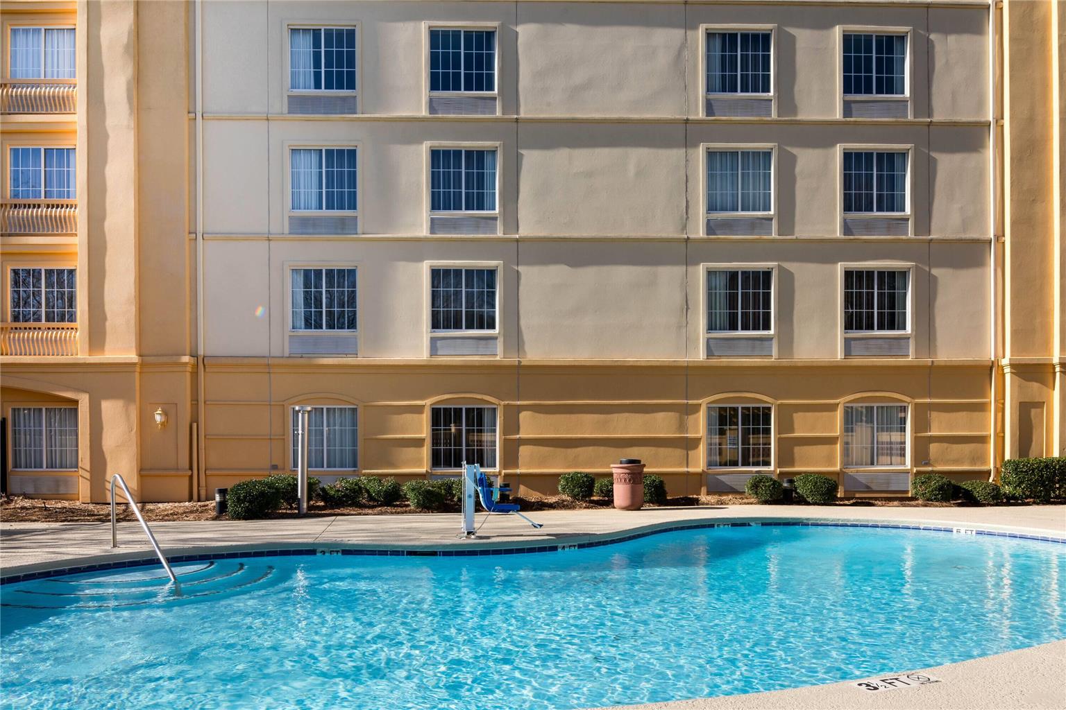 La Quinta by Wyndham Haywood Mall Near Greenville Downtown - photo 13