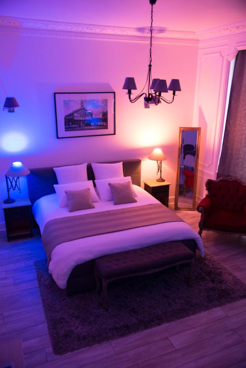 Chic Appart Sauna Privatif — 4-Star Luxury Hotel in Tourcoing, France
