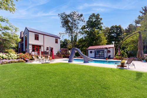 Lake Bluff - carbon neutral hotel in Watervliet