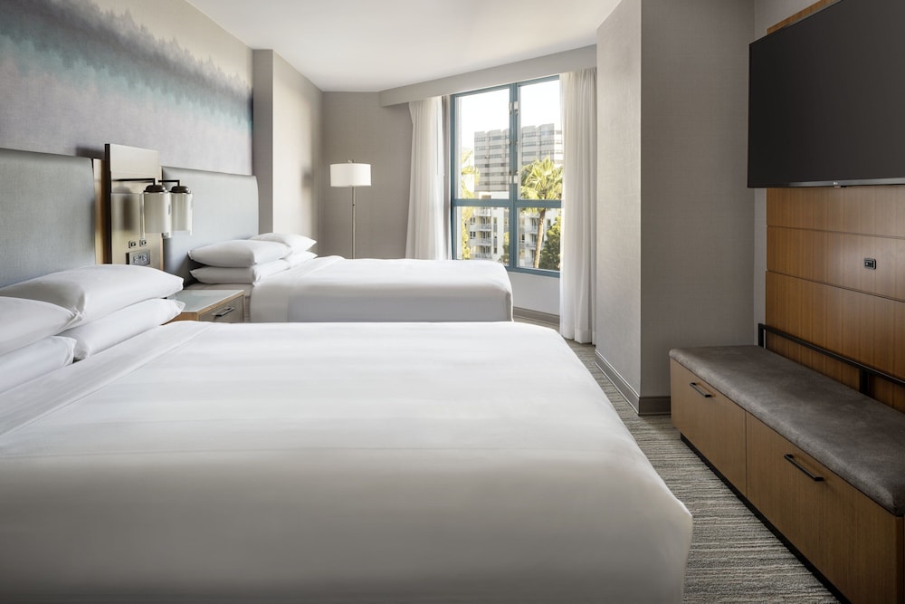 Costa Mesa Marriott - photo 15