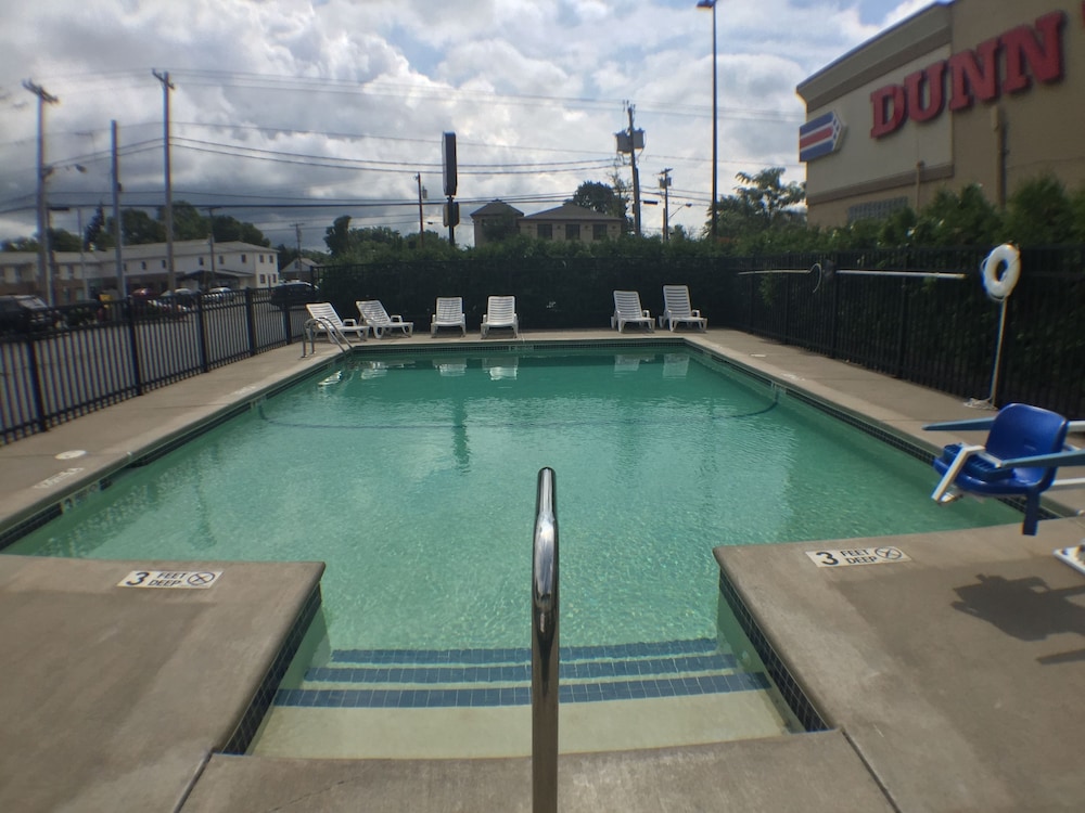 Super 8 by Wyndham Niagara Falls NY - photo 48